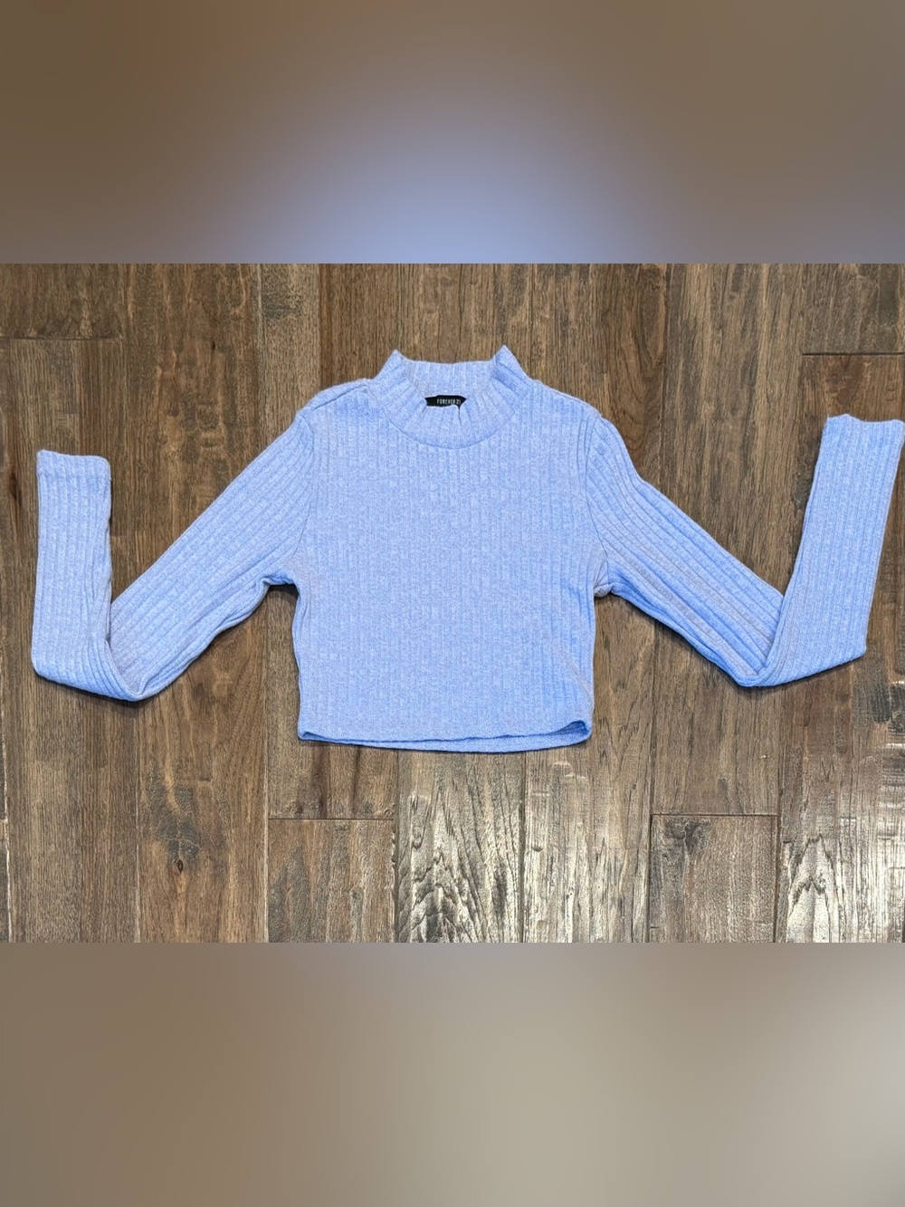 Women’s size small Forever 21 periwinkle cropped ribbed long sleeve